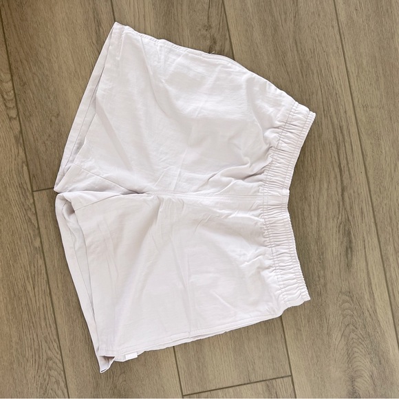 Aritzia TNA grey lilac shorts - Picture 2 of 2